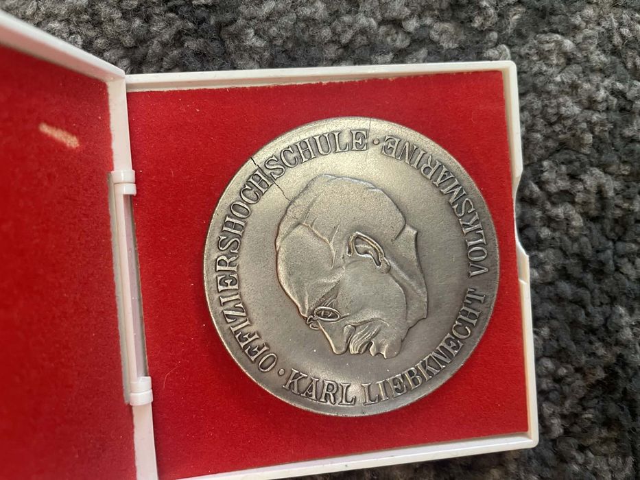 Medal 25 lat grup bojowych klasy robotniczej NRD
