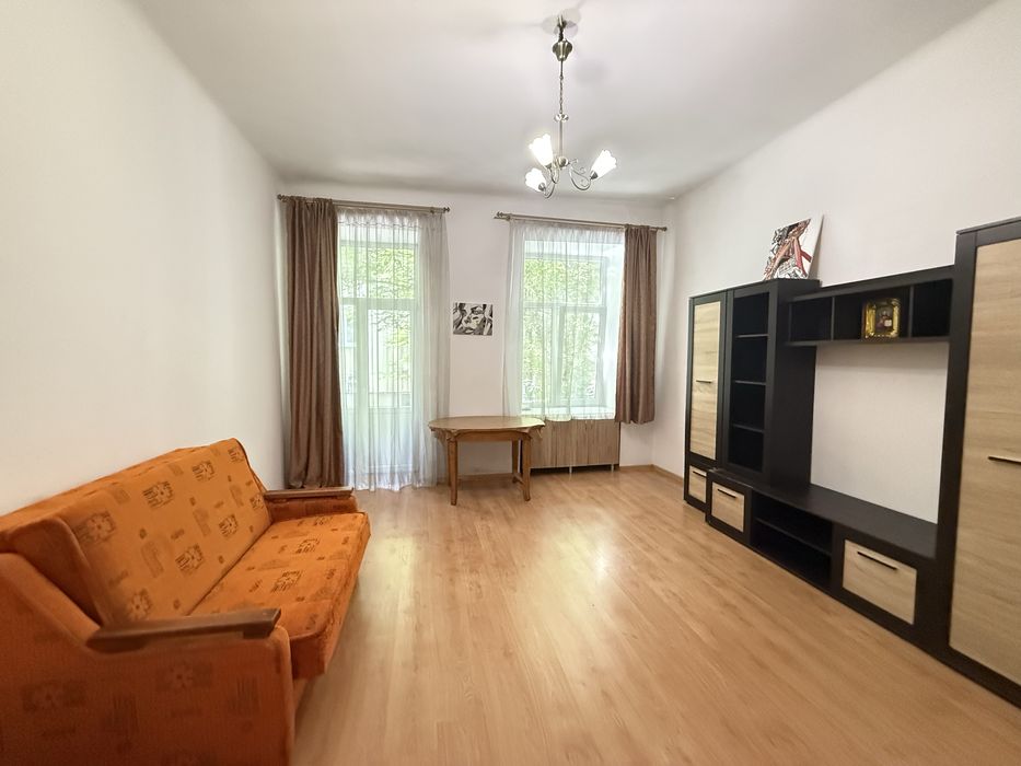 Оренда Привокзальна марка Вовчка  квартира з балконом