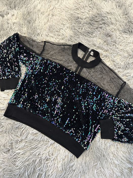 Кофта з паєтками