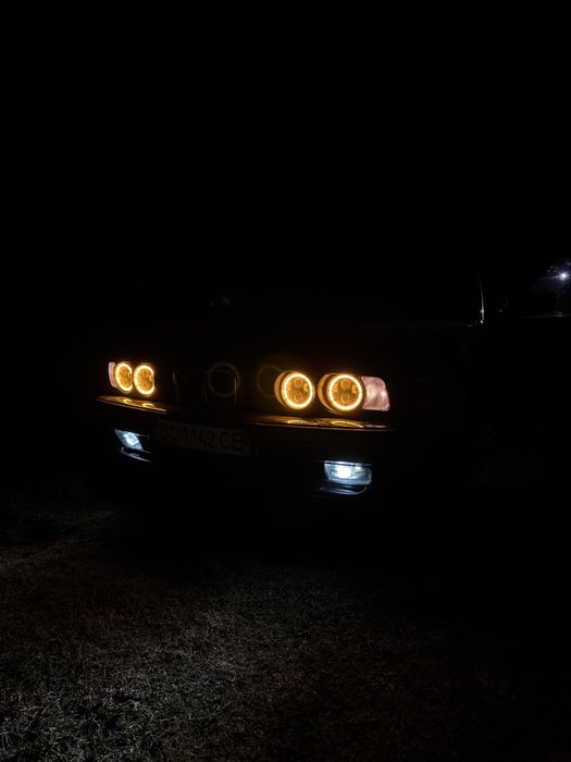 Продам BMW E34 520і