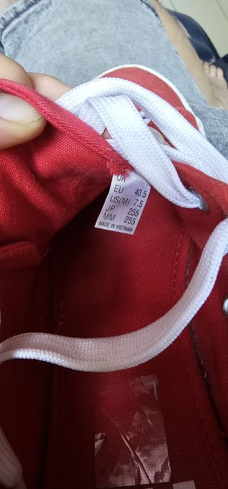 Helly Hansen trampki czerwone rozmiar 40,5 wkładka 25,5cm używane