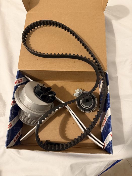 Bomba de água+kit de distribuição Bosch