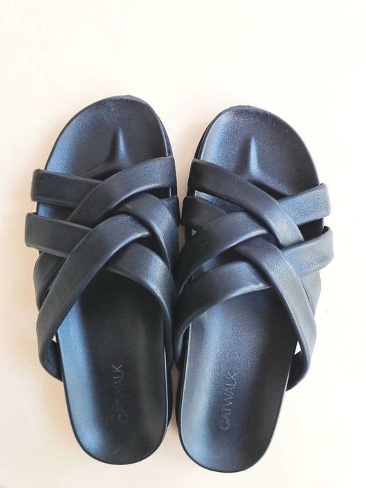 Чорні шльопанці Catwalk