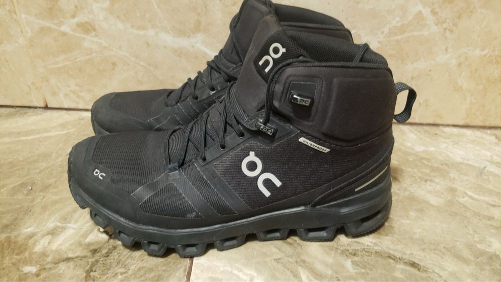 Кросівки оригінальні gore-tex waterproof On Cloud, розмір 40,5