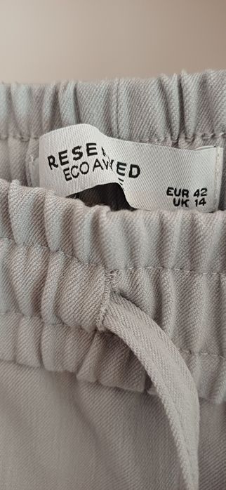 Spodnie  R 42  pas 88-90cm jest regulacja RESERVED