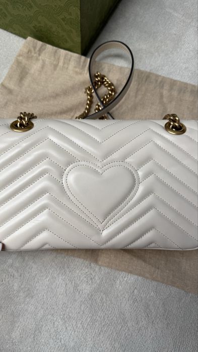 Gucci Marmont medium torebka beżowa ecru jasna