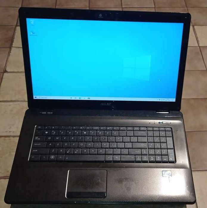 Laptop Asus K72F i3/8GB/1TB 17,3''