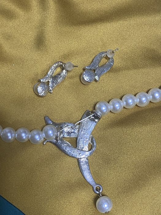 Набір прикраз із штучних перлин