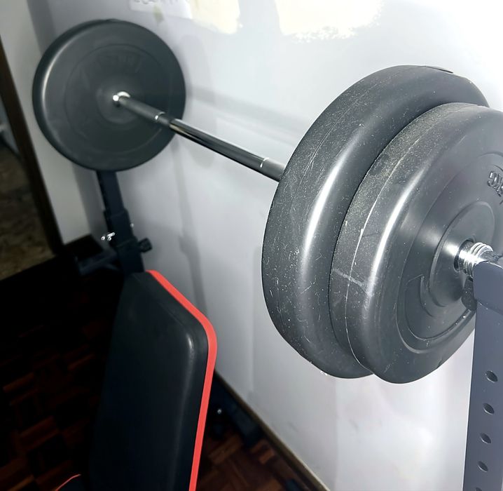 Equipamento completo de ginásio em casa — como novo, poucas vezes usado