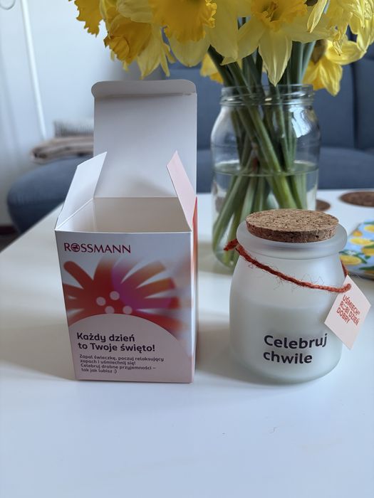 Zestaw well-being (nowy). Masażer do twarzy + świeczka zapachowa