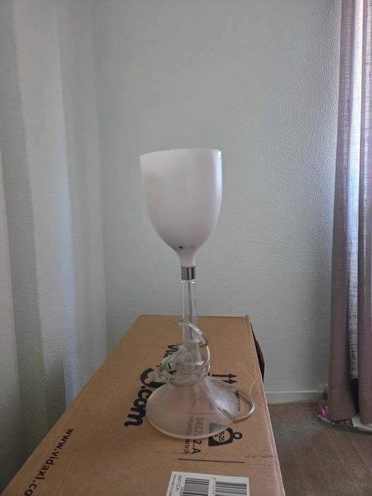Lampada de mesa.
