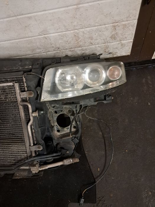 Pas przedni z chłodnicami audi a4b6