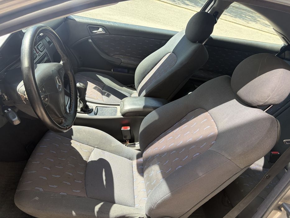 Mercedes-Benz C 220 — fotografia 10