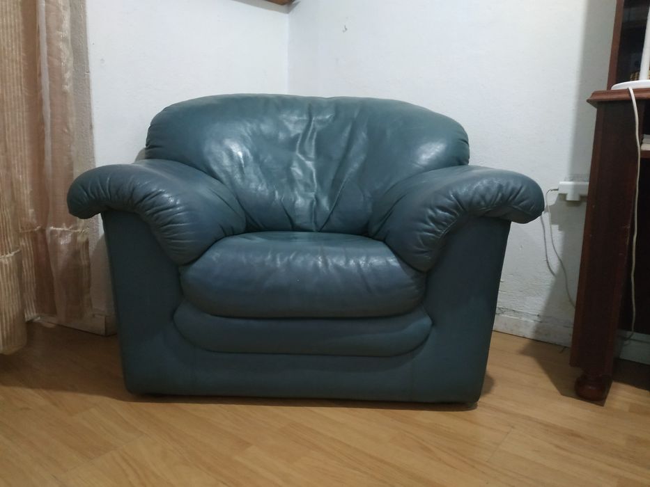Sofá em pele (verde)  em óptimo estado
