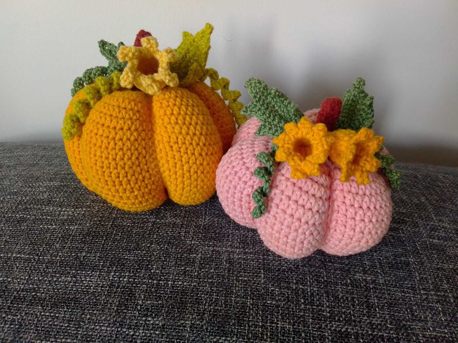 Zestaw, zabawki , dyni szydełkowi