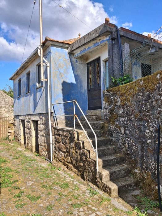 Moradia T5 em Cambra e Carvalhal de Vermilhas, €50.000