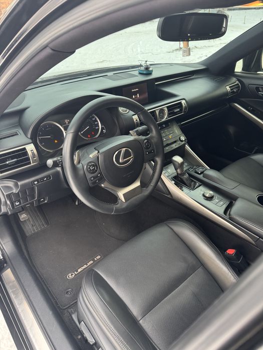 Продам стильний Lexus IS 2014