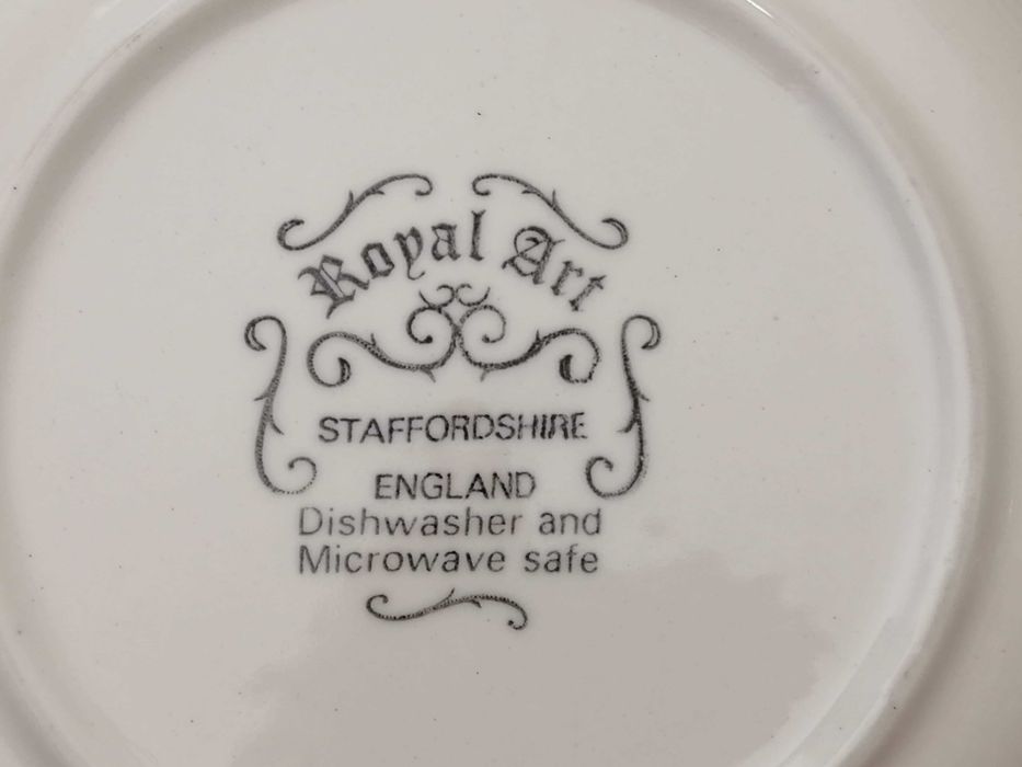 Serviço de jantar NOVO - 40 peças Staffordshire England Royal Art