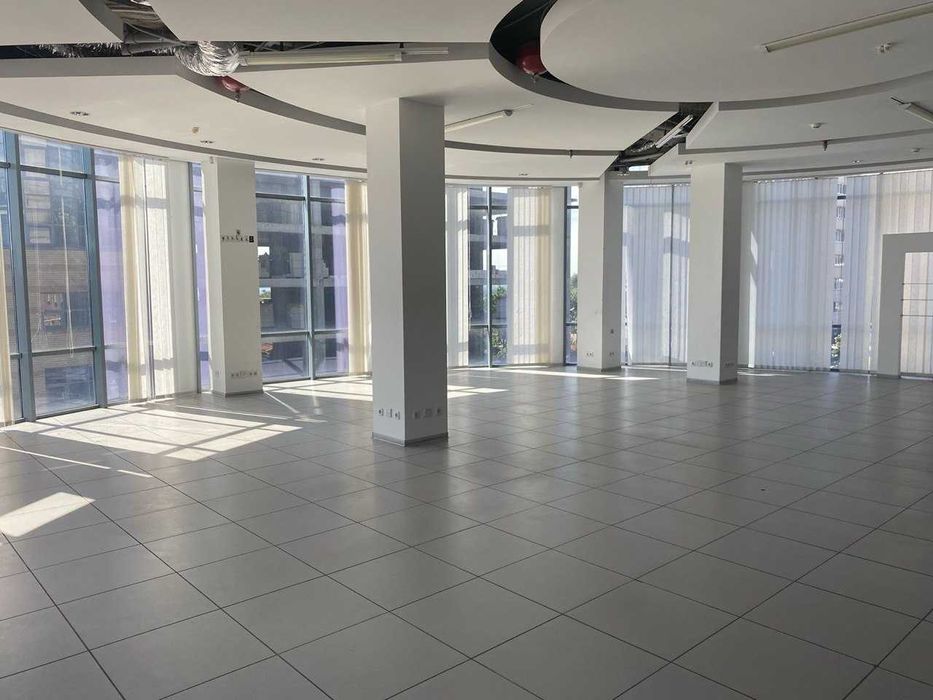 Продаж офісу 400 м² з панорамним видом на Дніпро з ремонтом | центр | пр. Яворницького, червона лінія