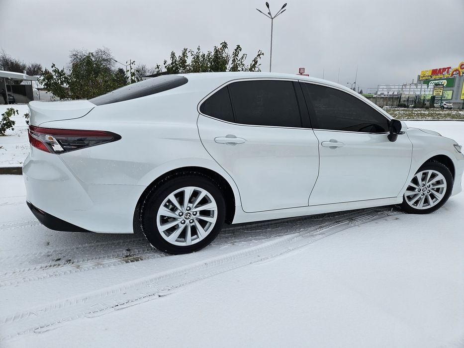 Toyota Camry офіційна