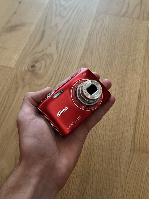 Ідеальний  Nikon s3100 з комплектом!