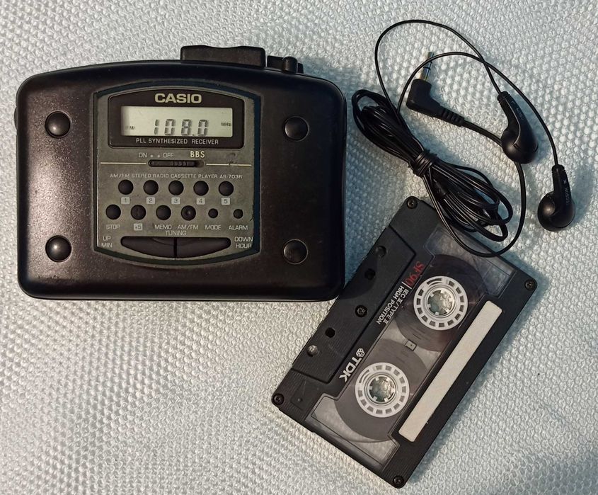 Кассетный плеер CASIO AS-703R комплект  с наушниками