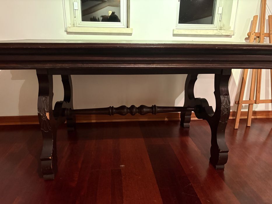 Movel e mesa de sala de jantar