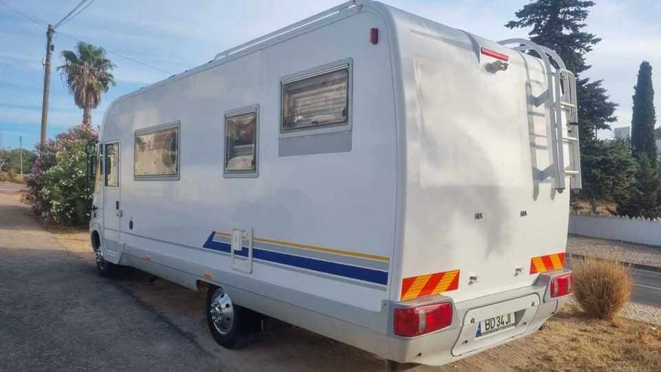 Auto Caravana Burstner i647 Elegance
