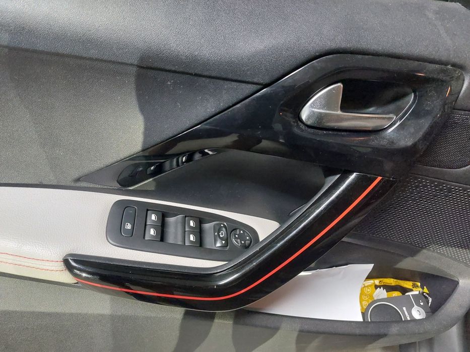 Peugeot 208 1.2 Roland Garros