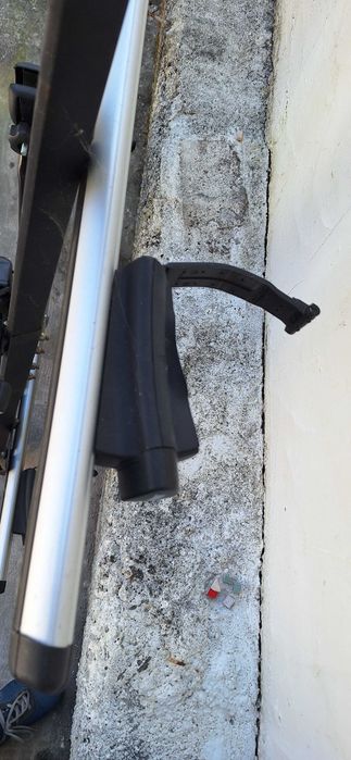 Barras de tejadilho Thule em alumínio com suporte para 3 bicicletas