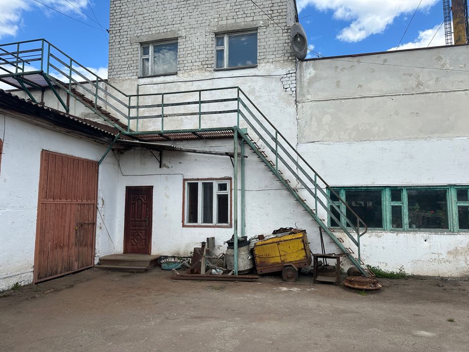 Продам  господарсько майновий коплекс в самому центрі міста