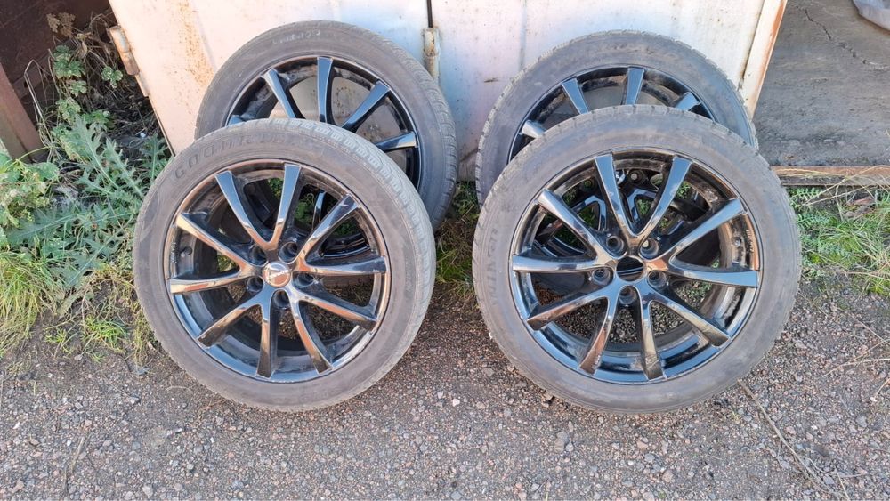 Зимові шини 225/45/17 на дисках 5/110