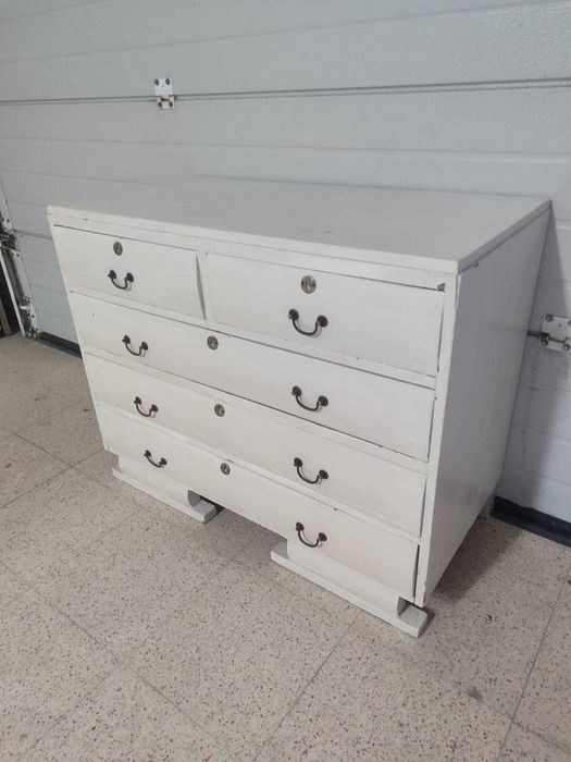 Cómoda branca 5 gavetas