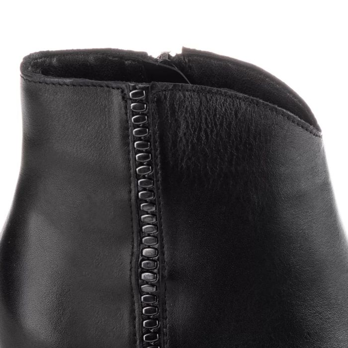 Шкіряні жіночі ботинки