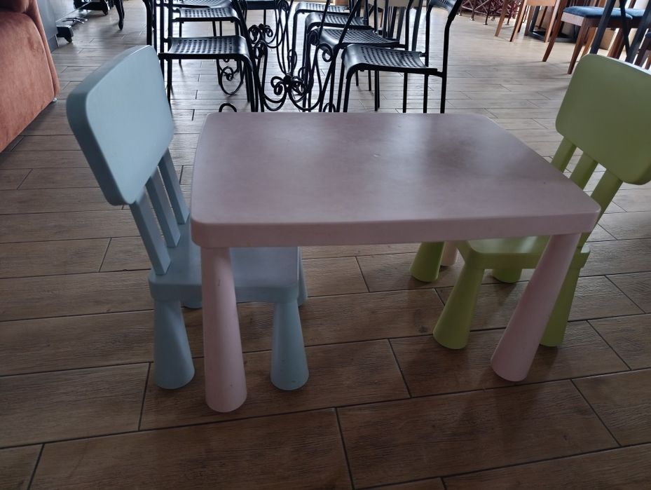 Столик і стільчик IKEA