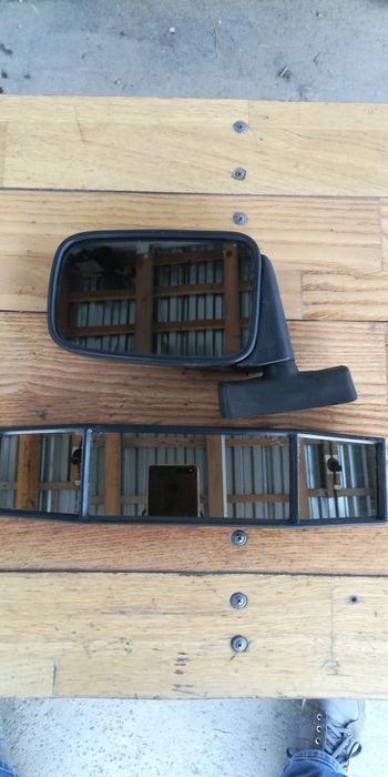 Продам два дзеркала у хорошому стані.