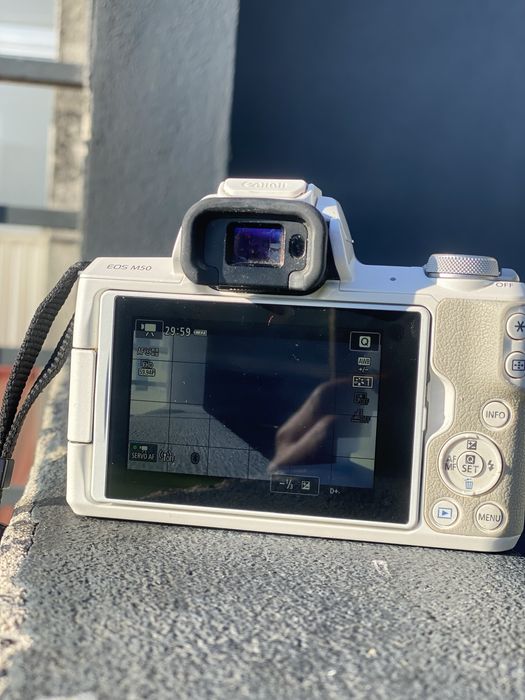 Camara Canon M50