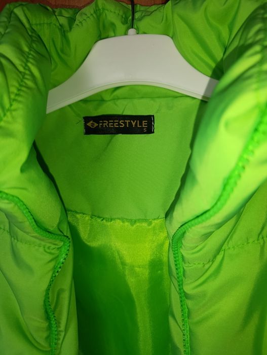 Modna wiosenna/jesienna kurtka puffer limonkowa, stan idealny