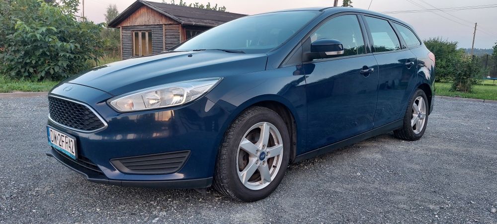 Ford Focus Mk III FL po kolizji, drzwi w cenie.