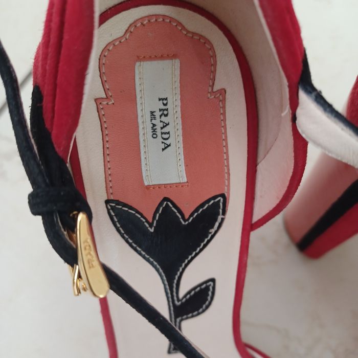 Buty firmy Prada Milano oryginalne jak nowe 39/ salon 850€