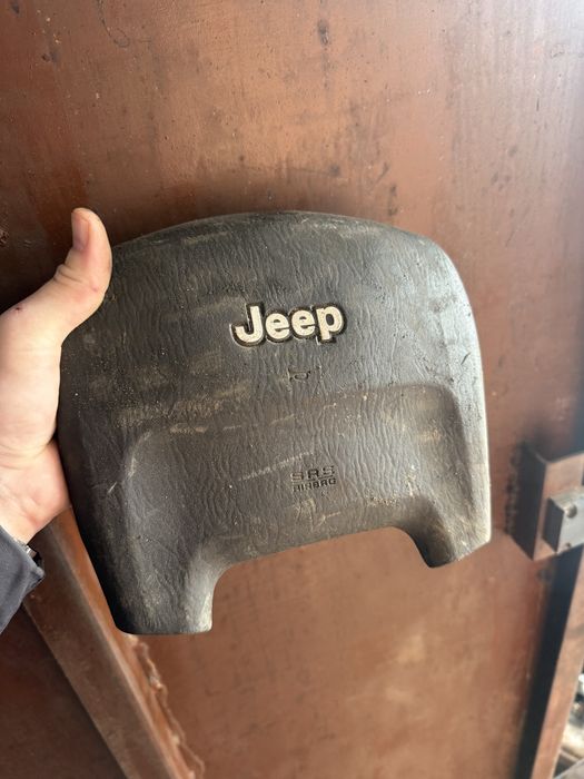 Подушка безопасности в руль AirBag Jeep Grand Cherokee