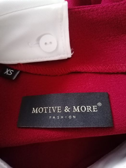 Sukienka burgund motive & more