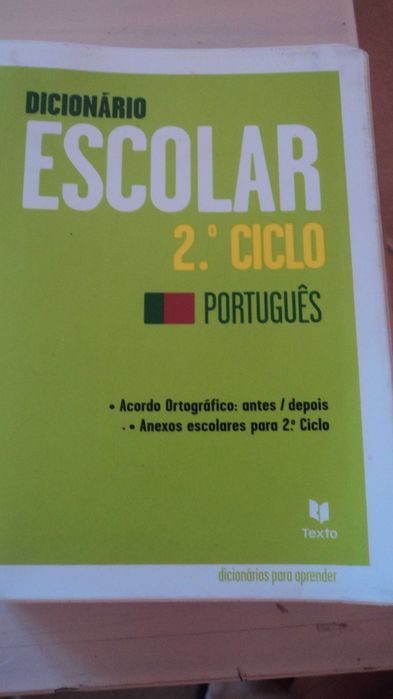 2 Dicionários de língua portuguesa com acordo ortográfico