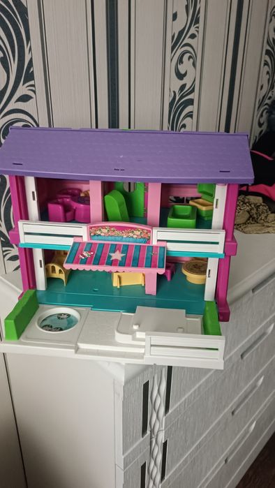 Детский домик с мебелью