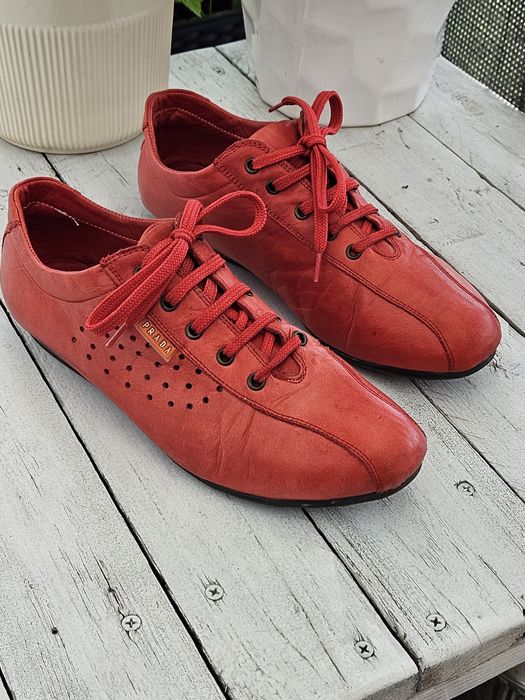 Skórzane buty czerwone sneakersy PRADA r. 38