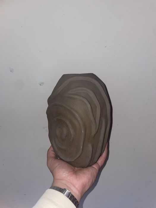 Jarra em cerâmica negra