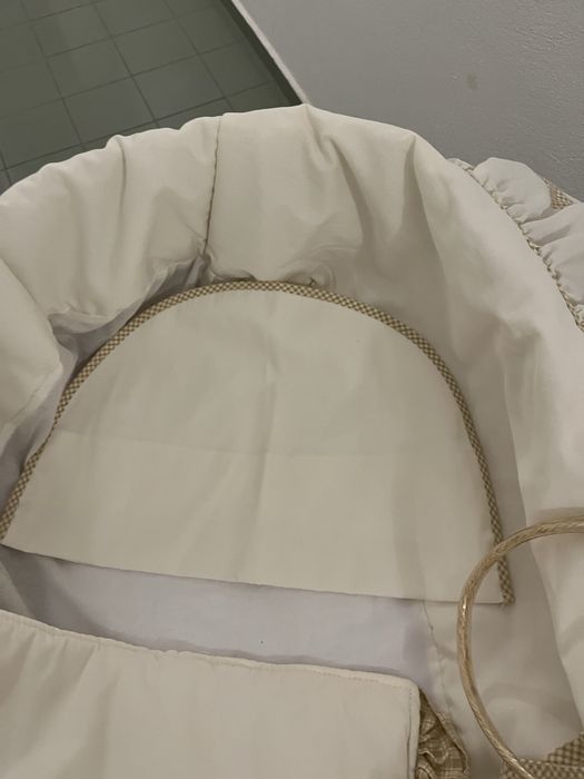 Berço em verga com suporte