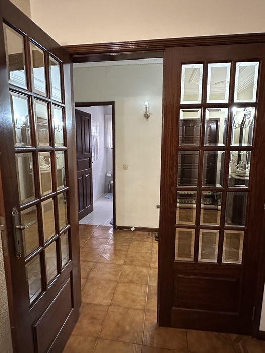 Vendo portas de madeira e vidro