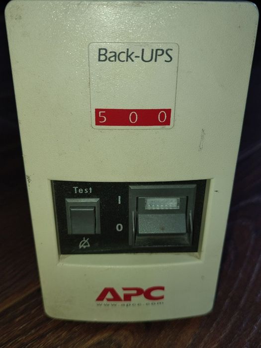 Безперебойник APC Back-UPS 500