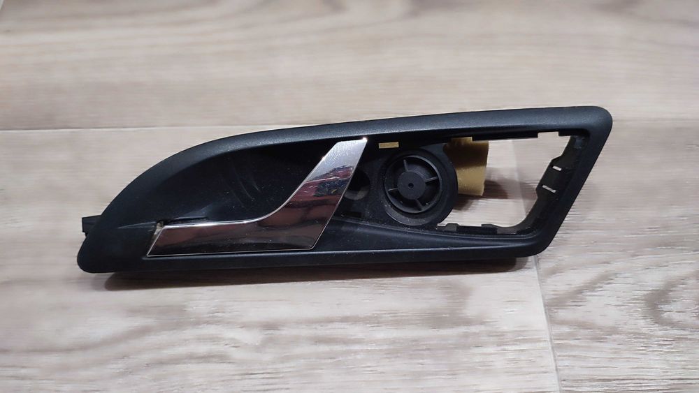 Ручка відкривання дверей внутрішня ліва Шкода А5 до 2010року.